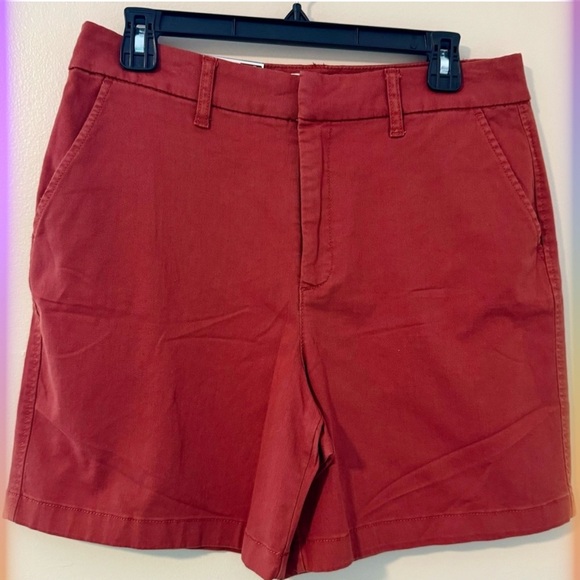 Anne Klein Jeans  - Chino Shorts in Antique Red/Rust Size 8 -NEW with tags - Picture 1 of 9